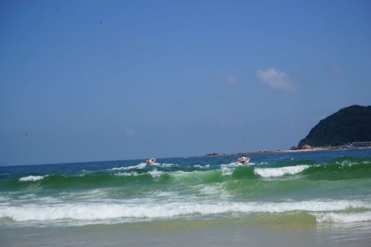 乘坐快艇出發情人島